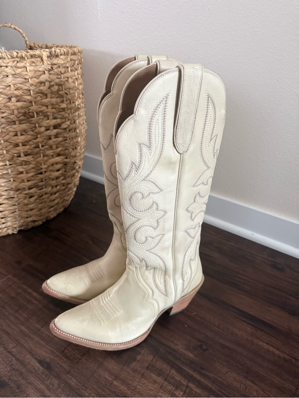 Ariat Casanova Bone Leather Tall Western Cowboy Boots - Size 9.5